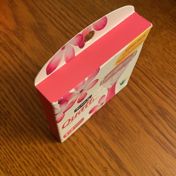 Schick Quattro 6pack refill razors - Picture 3 of 4